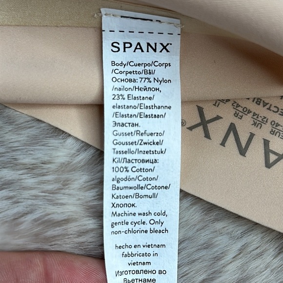 SPANX | Undie-tectable® Smoothing Thong, Soft Nude, Size M, NWT - Picture 6 of 11